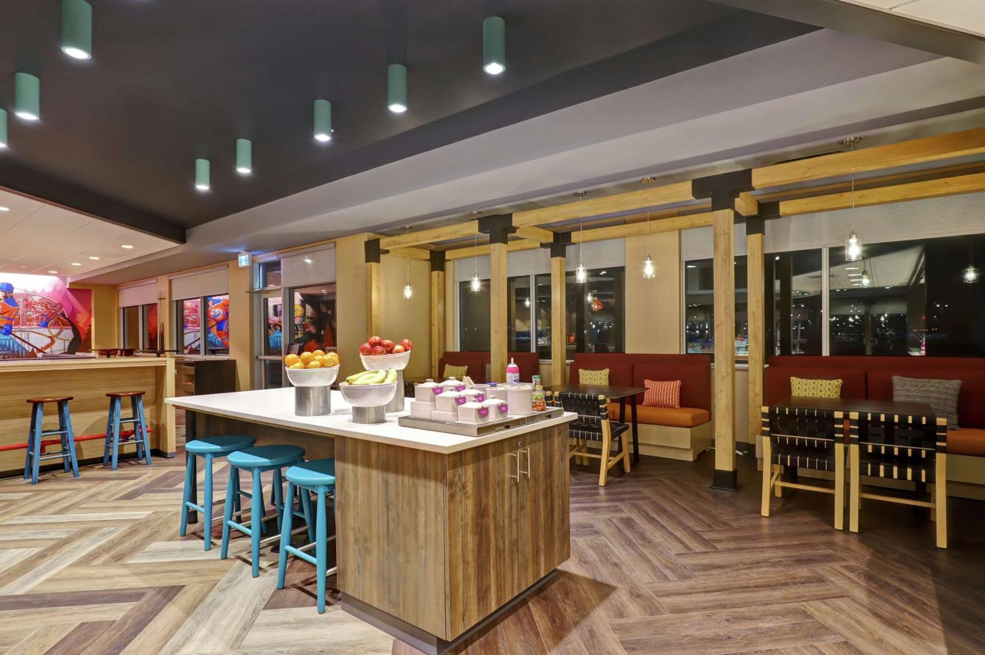 Tru By Hilton Edmonton Windermere Zewnętrze zdjęcie